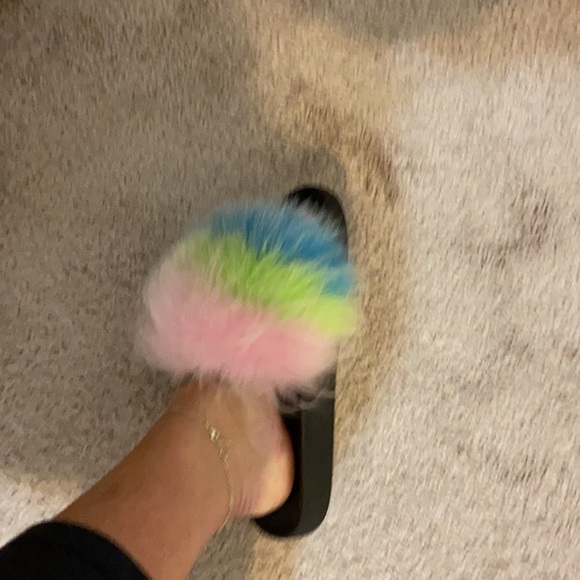 Fuzzy slides - Picture 2 of 4